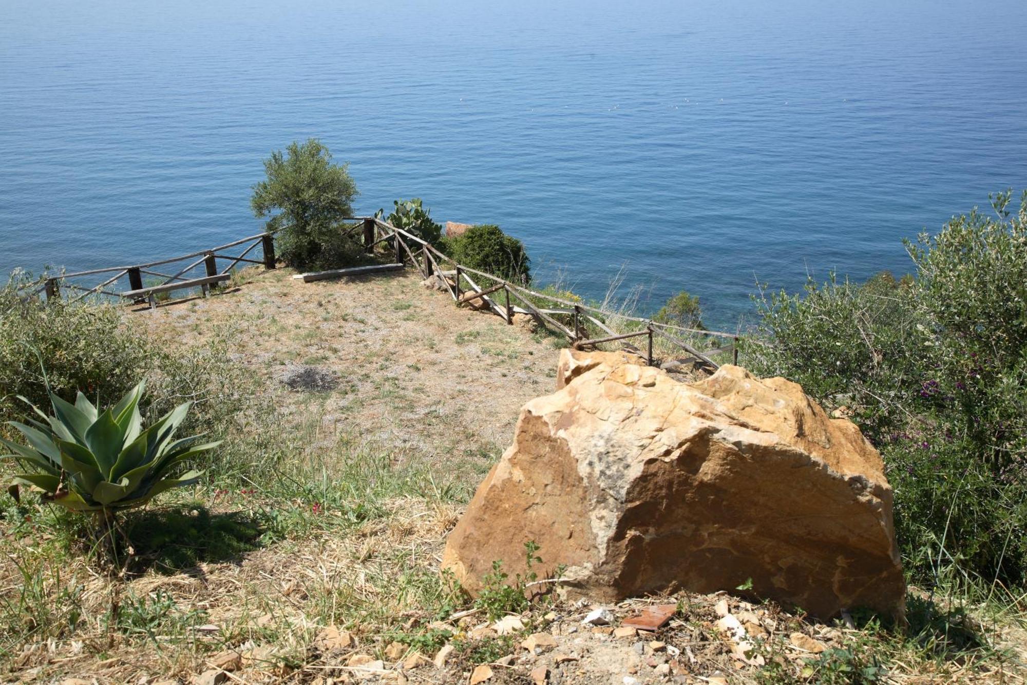 Camere & Case Vacanze Lo Scoglio Castel di Tusa Szoba fotó