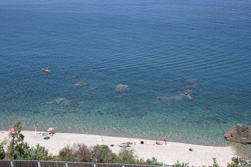 Camere & Case Vacanze Lo Scoglio Castel di Tusa Kültér fotó