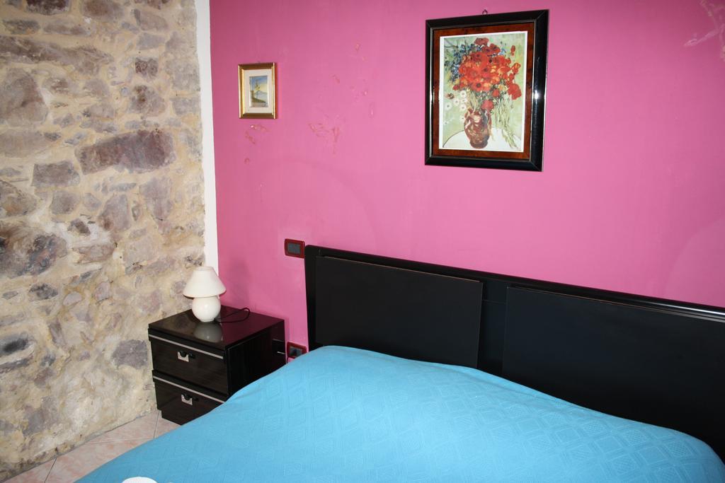 Camere & Case Vacanze Lo Scoglio Castel di Tusa Kültér fotó