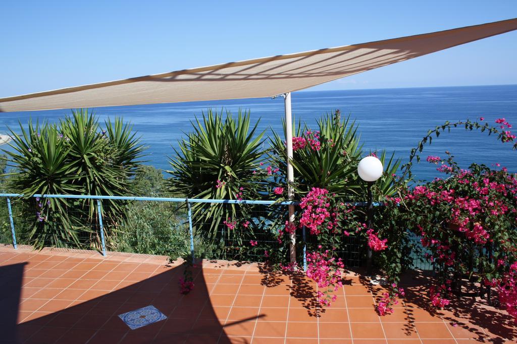 Camere & Case Vacanze Lo Scoglio Castel di Tusa Kültér fotó