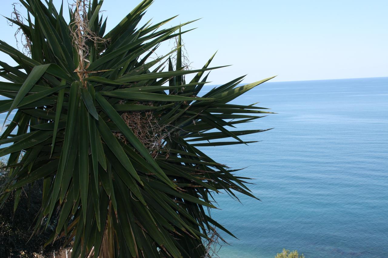 Camere & Case Vacanze Lo Scoglio Castel di Tusa Kültér fotó