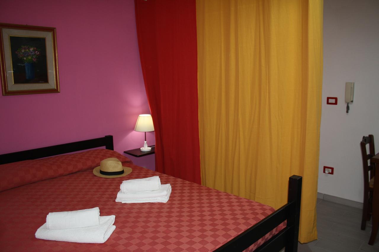 Camere & Case Vacanze Lo Scoglio Castel di Tusa Kültér fotó