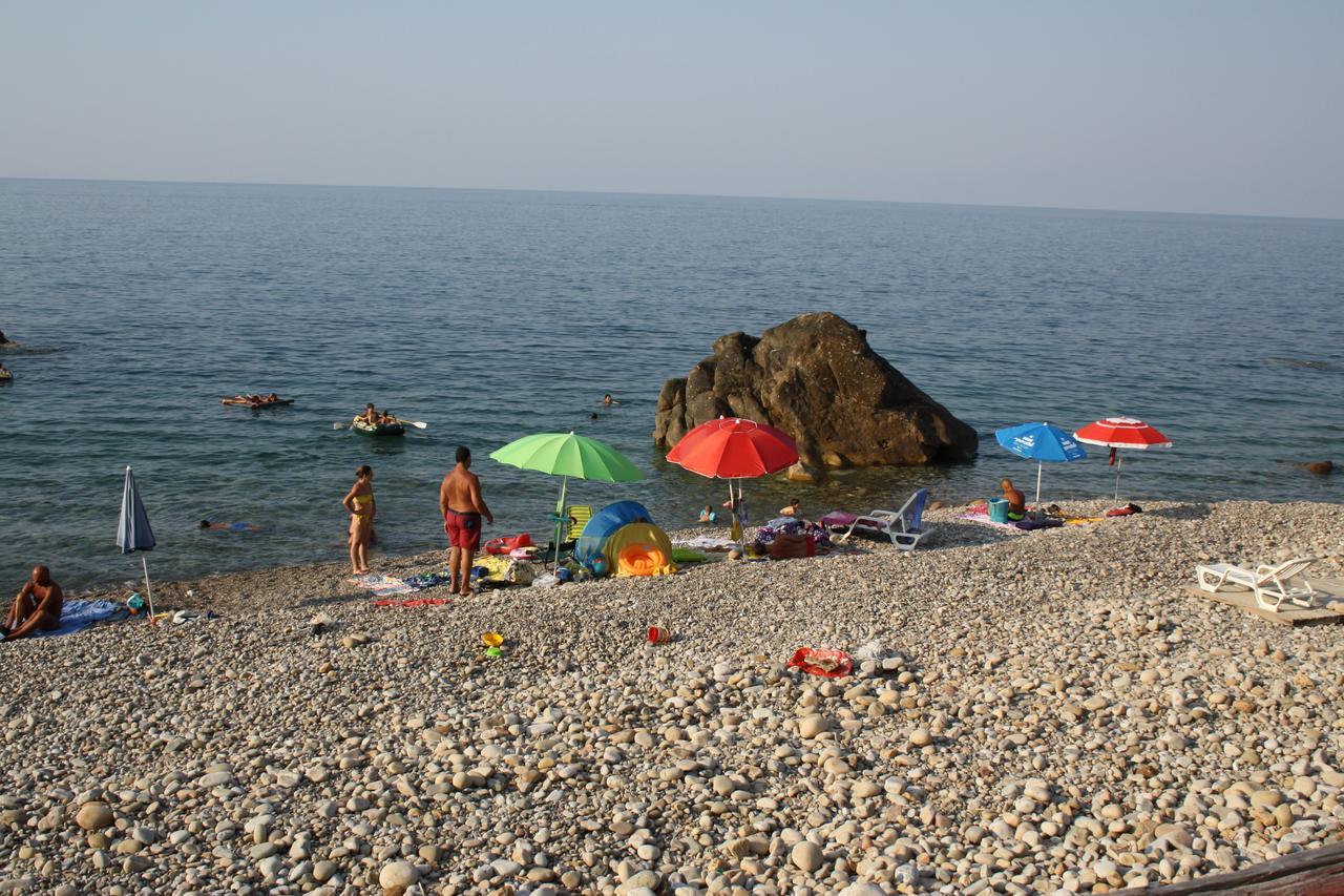 Camere & Case Vacanze Lo Scoglio Castel di Tusa Kültér fotó
