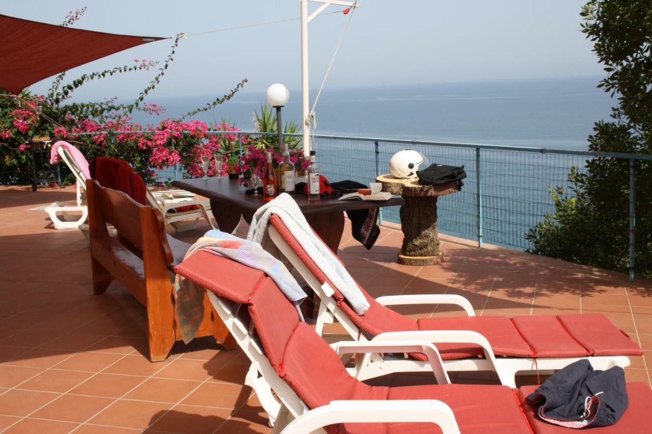Camere & Case Vacanze Lo Scoglio Castel di Tusa Kültér fotó